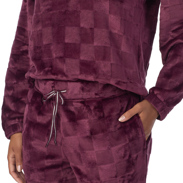 Jane & Bleecker Plush Lounge Set in Burgundy Jane & Bleecker Plush Lounge Set in Burgundy