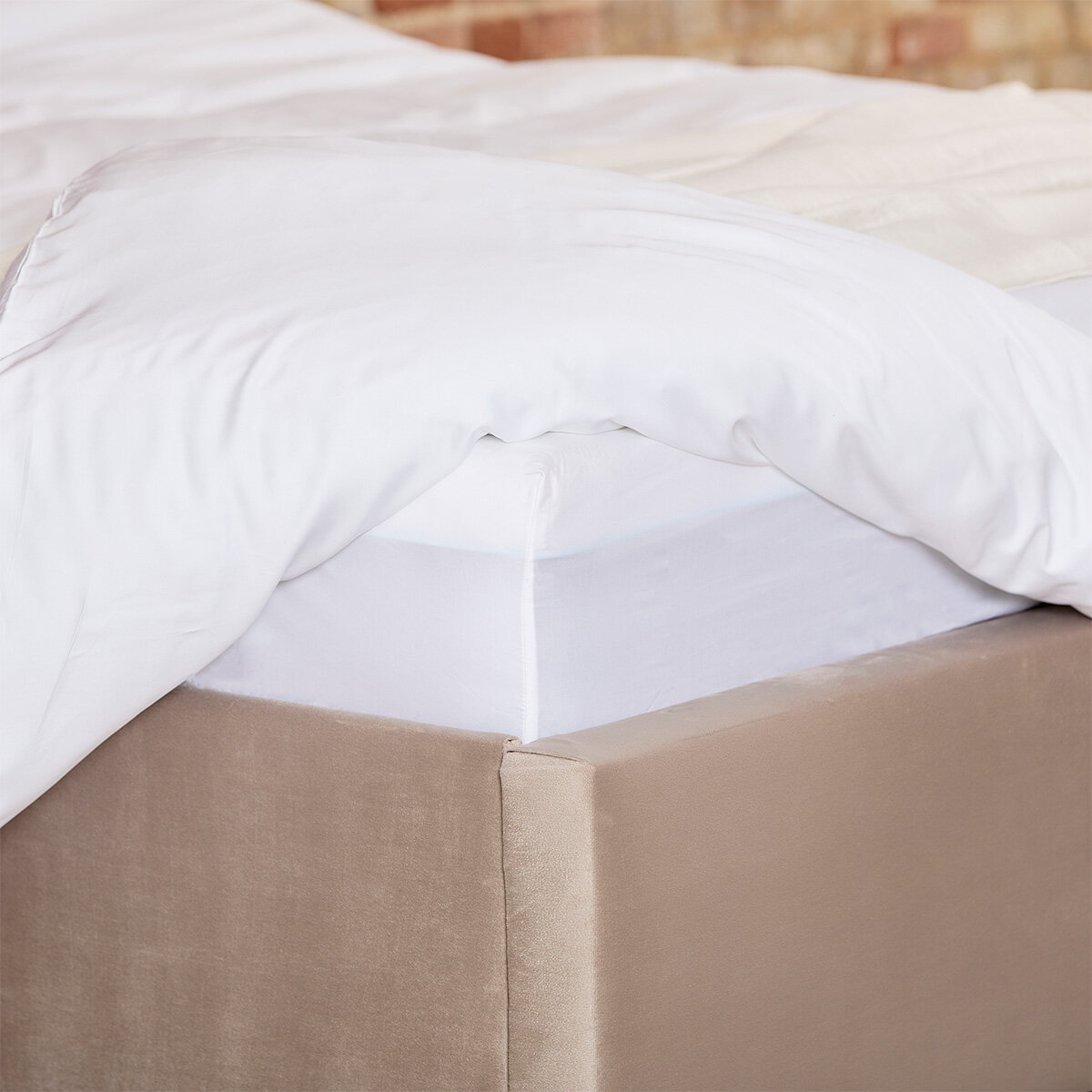 White SilverLining Fitted Sheet