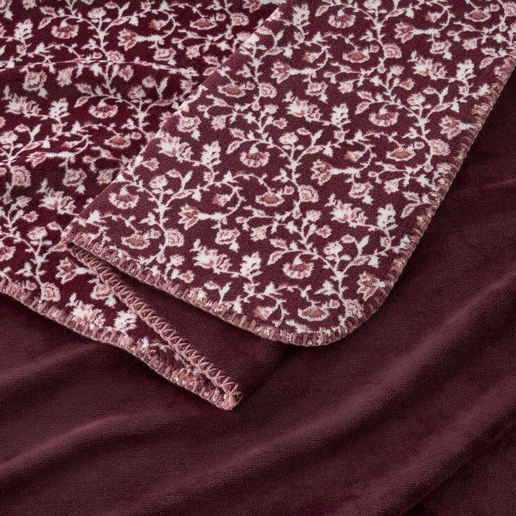 Casual Living Reversible Burgundy Plush Throw, 127 x 177 cm