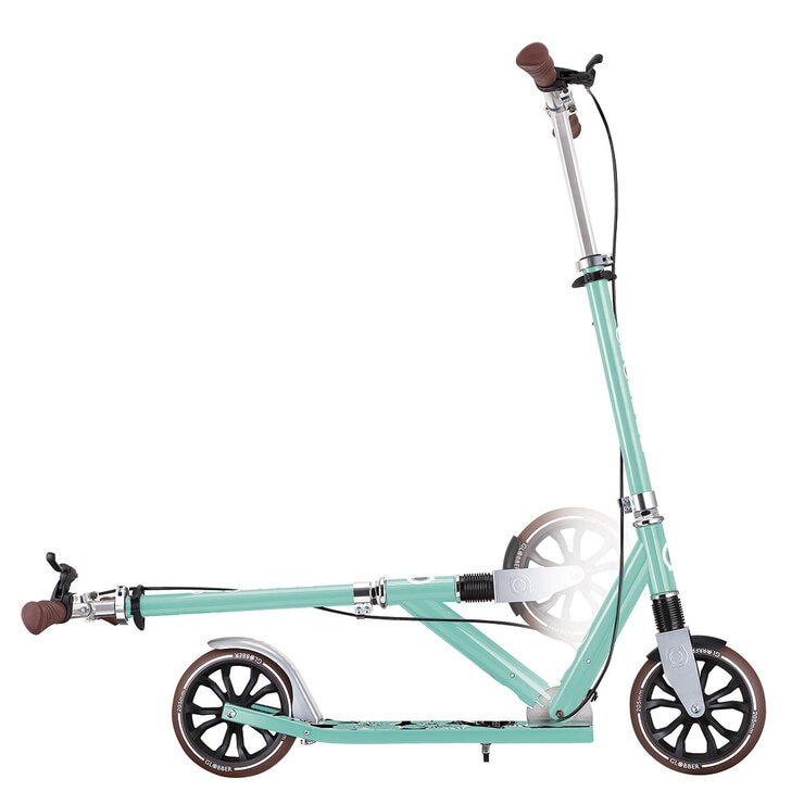 Globber NL 205 Deluxe in Mint (14+ Years) Globber NL 205 Deluxe in Mint (14+ Years)