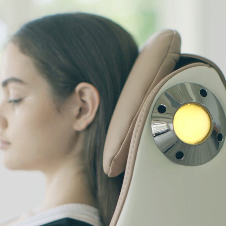 Synca Circ Massage Chair in Beige