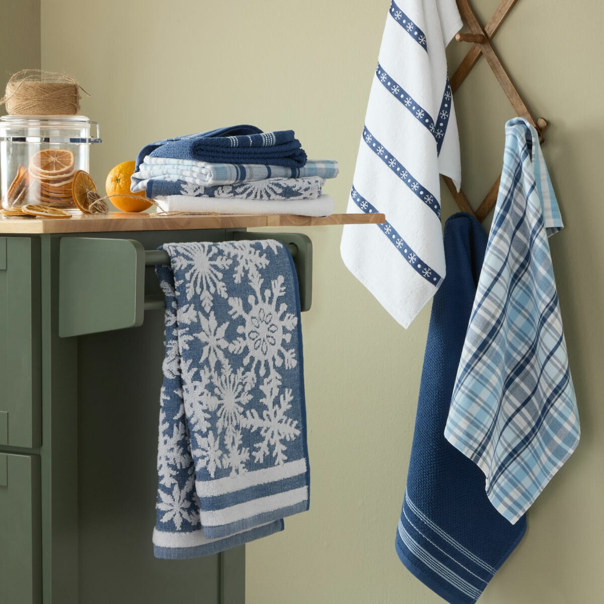 Holiday Kitchen Towel 4 Pack in 4 designs