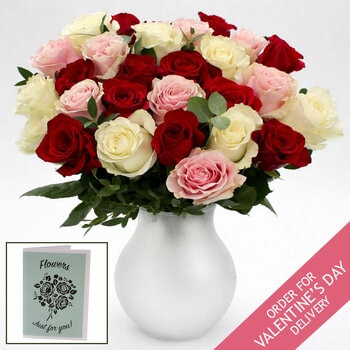 Valentine's 35 Stem 60cm Luxury Ecuadorian Rose Bouquet with Greetings Card Valentine's 35 Stem 60cm Luxury Ecuadorian Rose Bouquet with Greetings Card