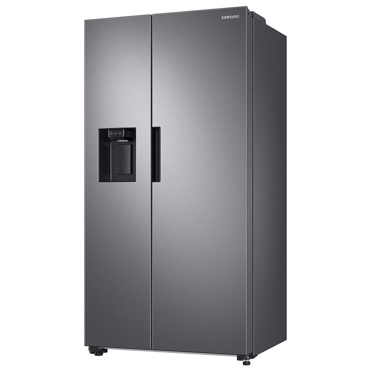Angled view RS67A8811S9/EU Fridge Freezer with SpaceMax Technology. Silver, E Rated