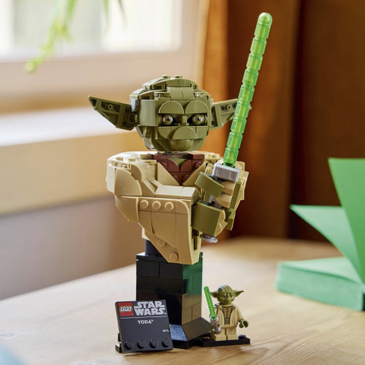 LEGO Star Wars™ Yoda™ Bust - Model 75438 (18+ Years)