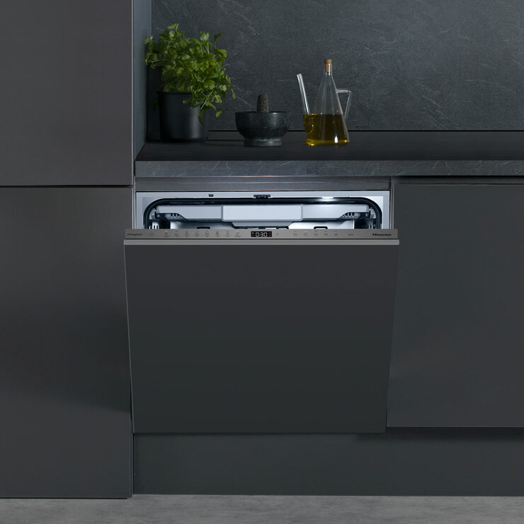 Frontal Image of Dishwasher Installed_HV693A60UVADUK