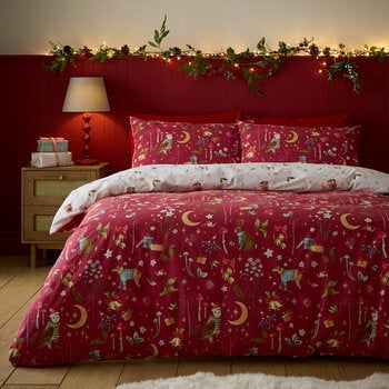 Catherine Lansfield Christmas Enchanted Twilight Reversible Duvet Cover Set In 3 Sizes Catherine Lansfield Christmas Enchanted Twilight Reversible Duvet Cover Set In 3 Sizes