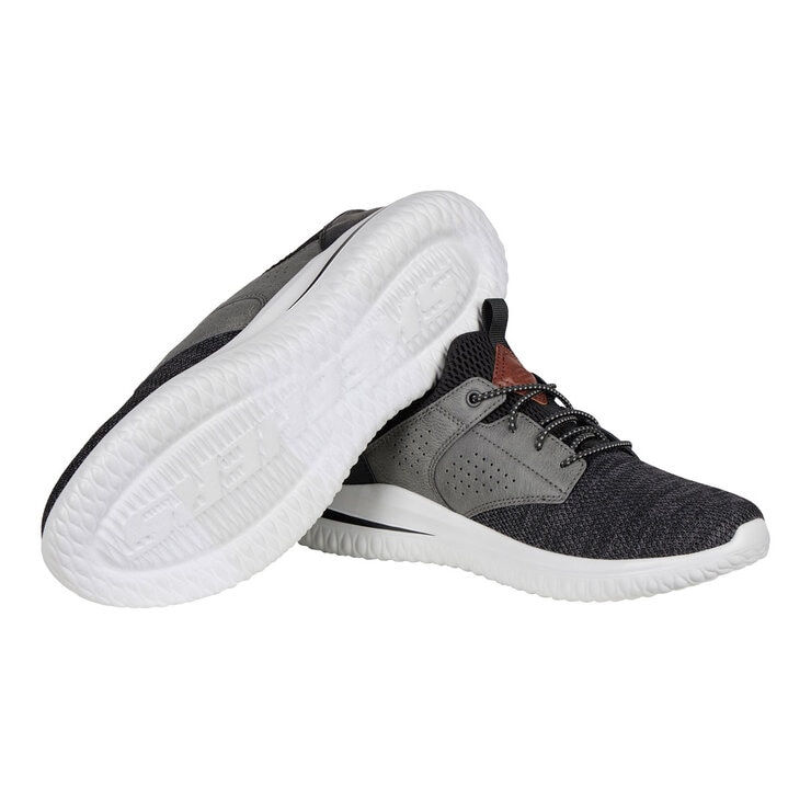 Skechers Men's Swift Fit Delson Trainer in Black, Size 9
