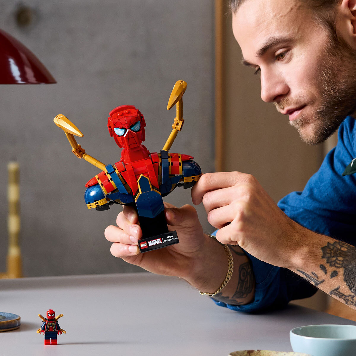 LEGO Super Heroes Spider-Man Bust - Model 76326 (18+ Years)
