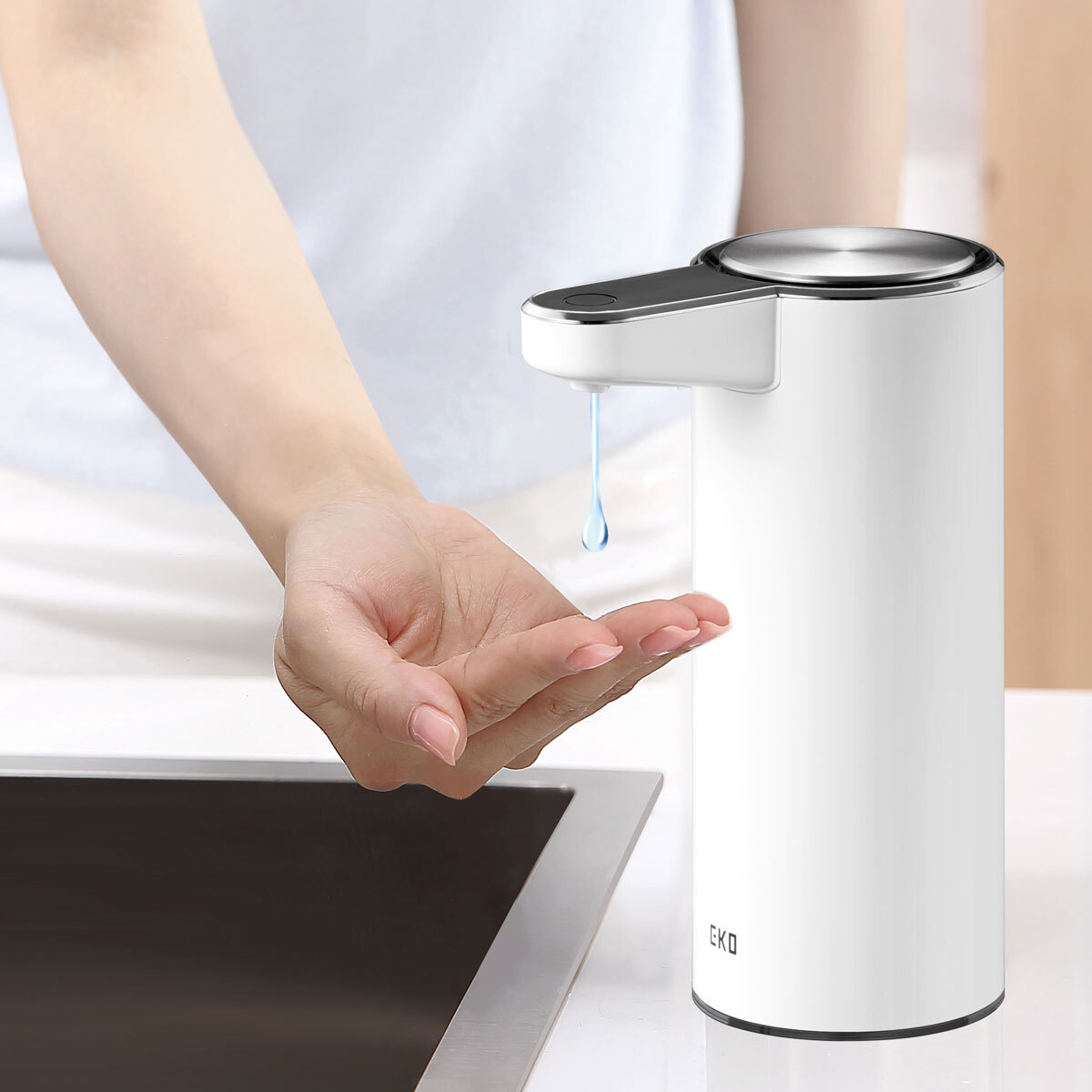 EKO Aroma Motion Sensor Soap Pump in White