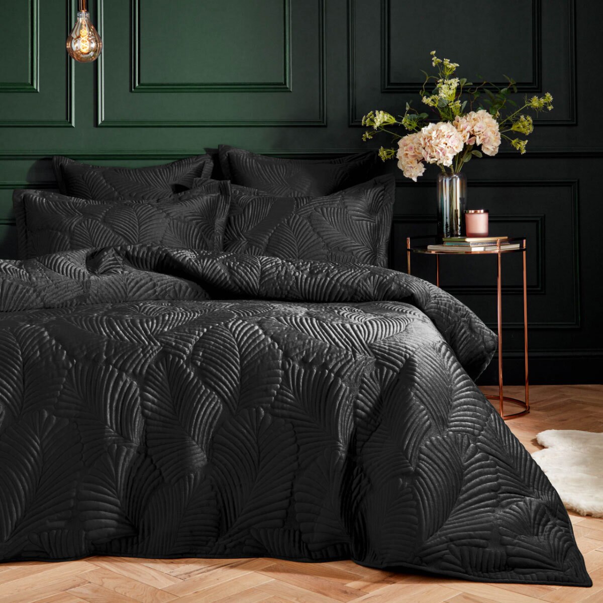 Kensington Velvet 3 Piece Bed Set in Black, Super King