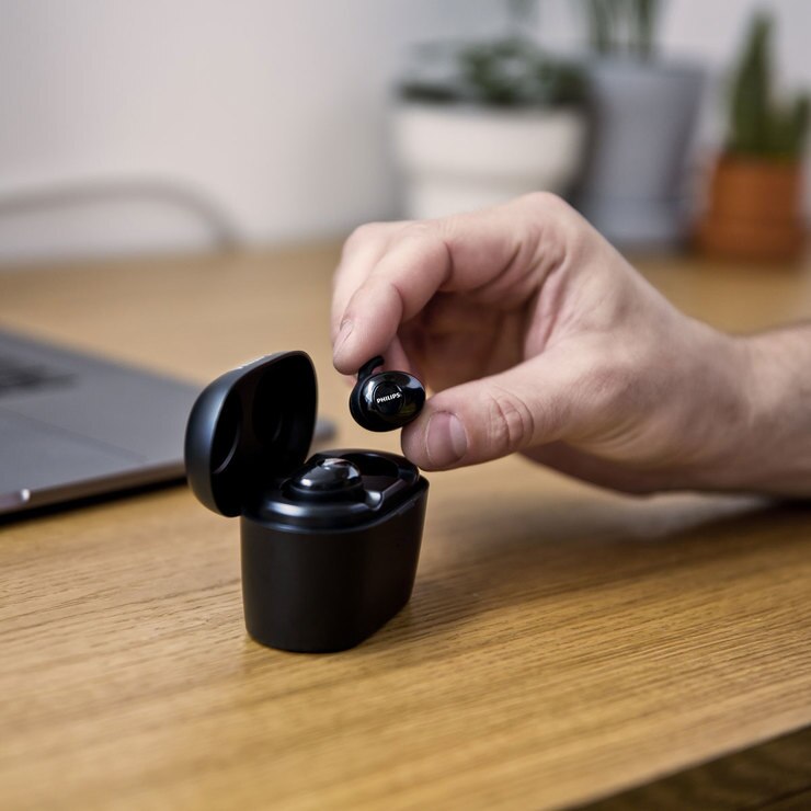 Philips UpBeat In Ear True Wireless Headphones in Black, SHB2515BK/00