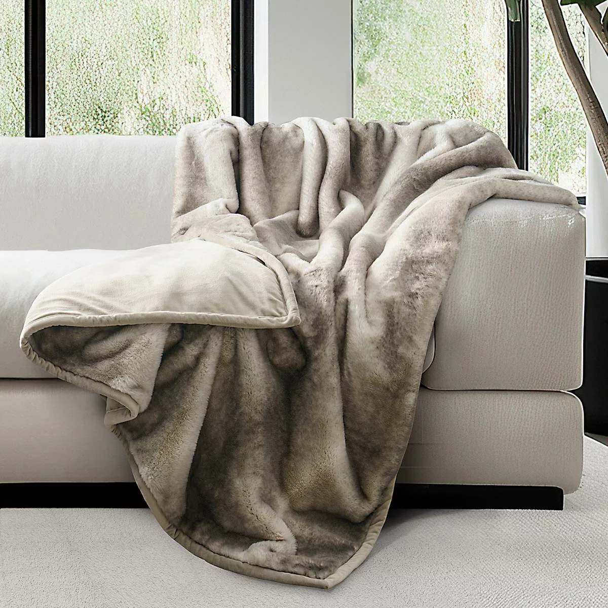 Luxe Faux Fur Throw in 4 Colours, 152 x 177 cm - Picture 8 of 16