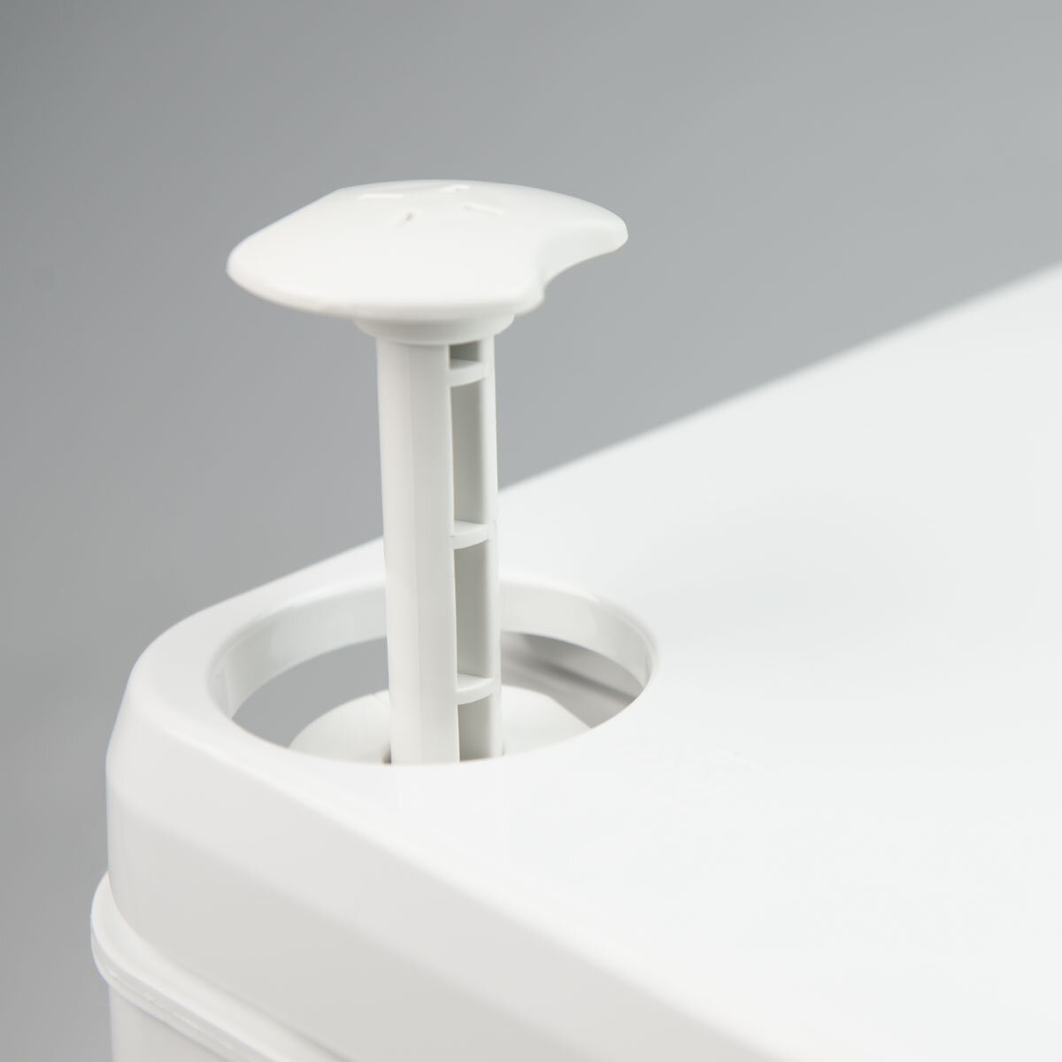Dometic 976 Portable Toilet