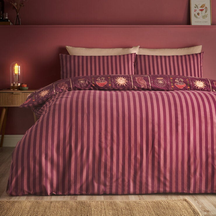 Catherine Lansfield Plum Enchanted Witchcraft Single Duvet Cover Set Catherine Lansfield Plum Enchanted Witchcraft Single Duvet Cover Set