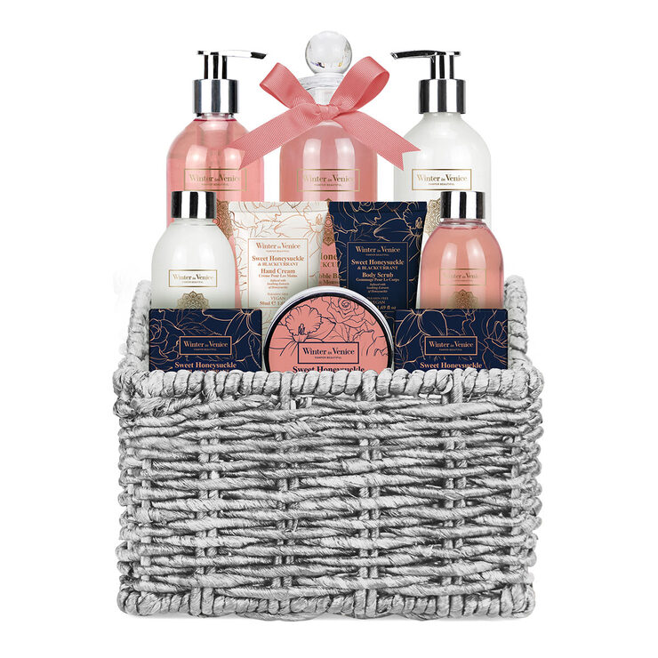 Winter In Venice Wicker Gift Set Infused with Honeysuckle Extracts Winter In Venice Wicker Gift Set Infused with Honeysuckle Extracts