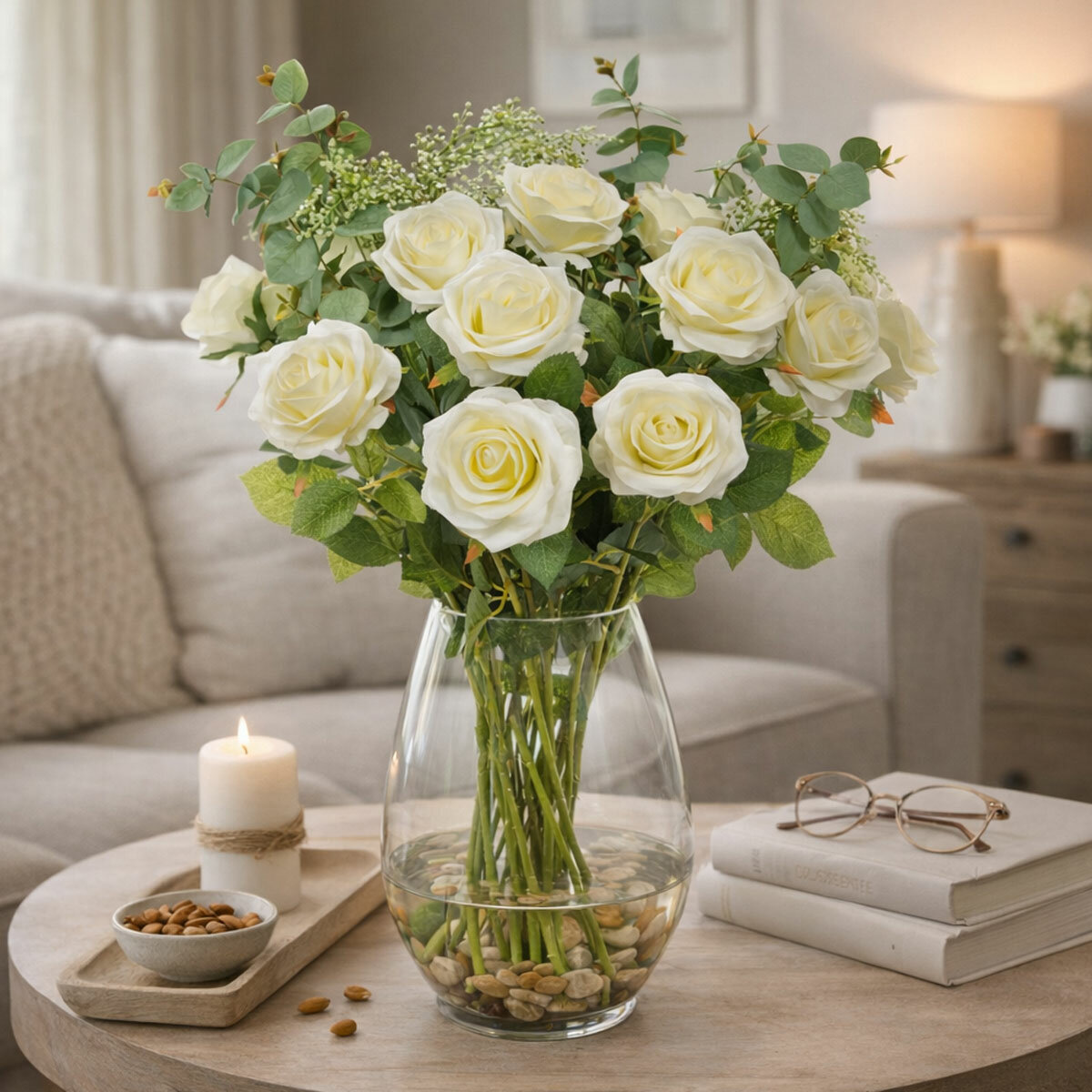 Rose in Vase White - Lifestyle