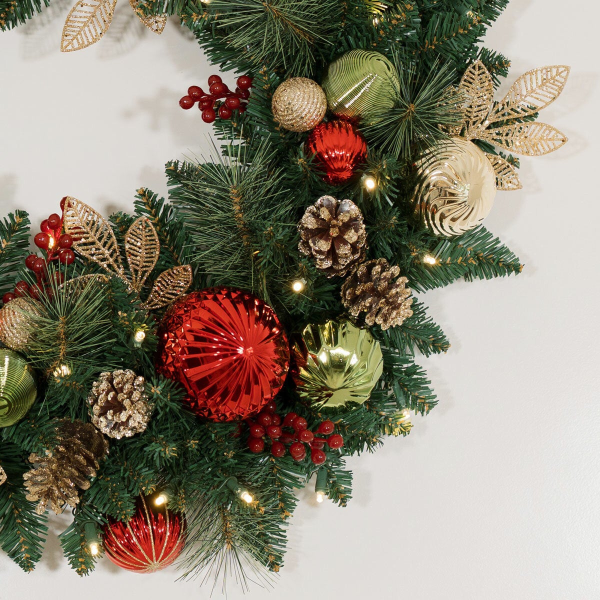 30 inch (76cm) Pre-Lit Decorated Wreath with 50 LED Lights in Red 30 inch (76cm) Pre-Lit Decorated Wreath with 50 LED Lights in Red