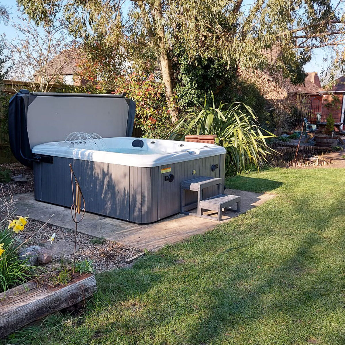 Palace beach hot tub