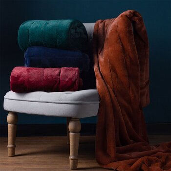 Empress Faux Fur Throw in 8 Colours, 140 x 200 cm