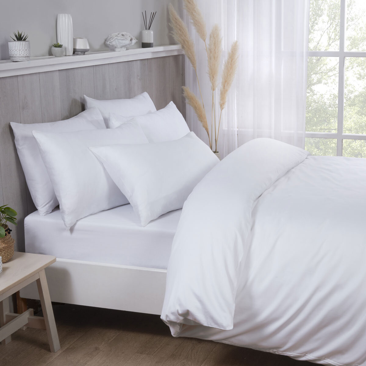 Costco queen discount bed set