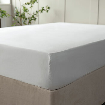 Belledorm 600 Thread Count Cotton White Fitted Sheet in 3 Sizes