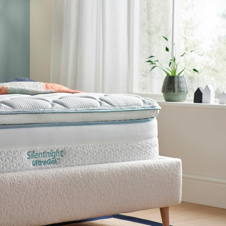 Silentnight UltraGel Cool-to-Touch 2000 Pocket Pillow Top Mattress in 4 Sizes