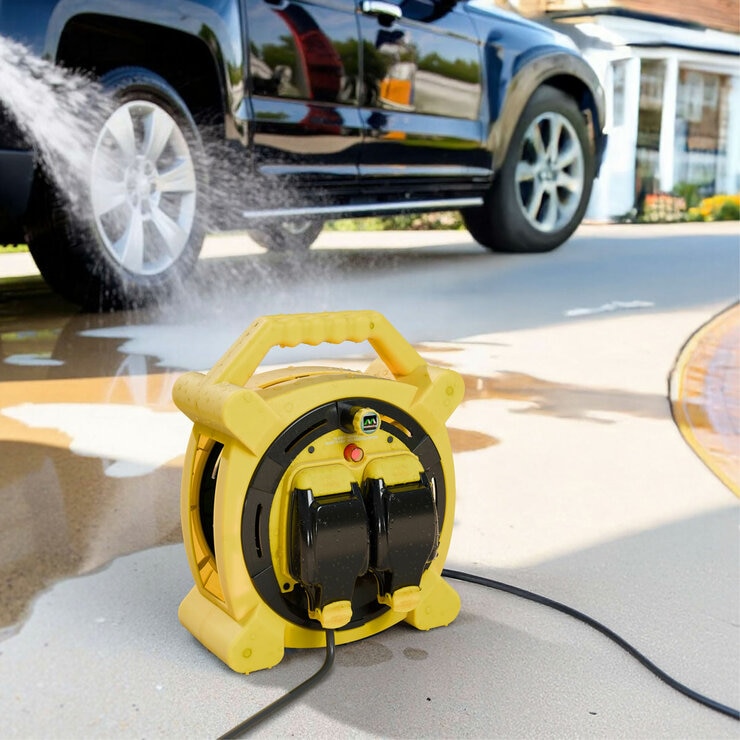 Masterplug 20M Weatherproof Cable Reel with 2 x IP54 Sockets Masterplug 20M Weatherproof Cable Reel with 2 x IP54 Sockets