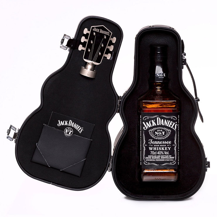 Jack Daniels Old No.7 Tennessee Whiskey Guitar Gift Pack, 70cl Costco UK Jack Daniels Old No.7 Tennessee Whiskey Guitar Gift Pack, 70cl Costco UK