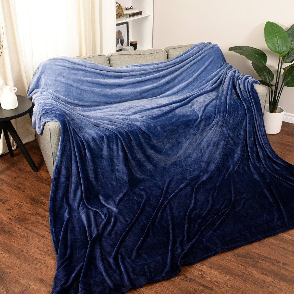 Life Comfort Oversized Family Blanket 304 x 279 cm, in 2 colours