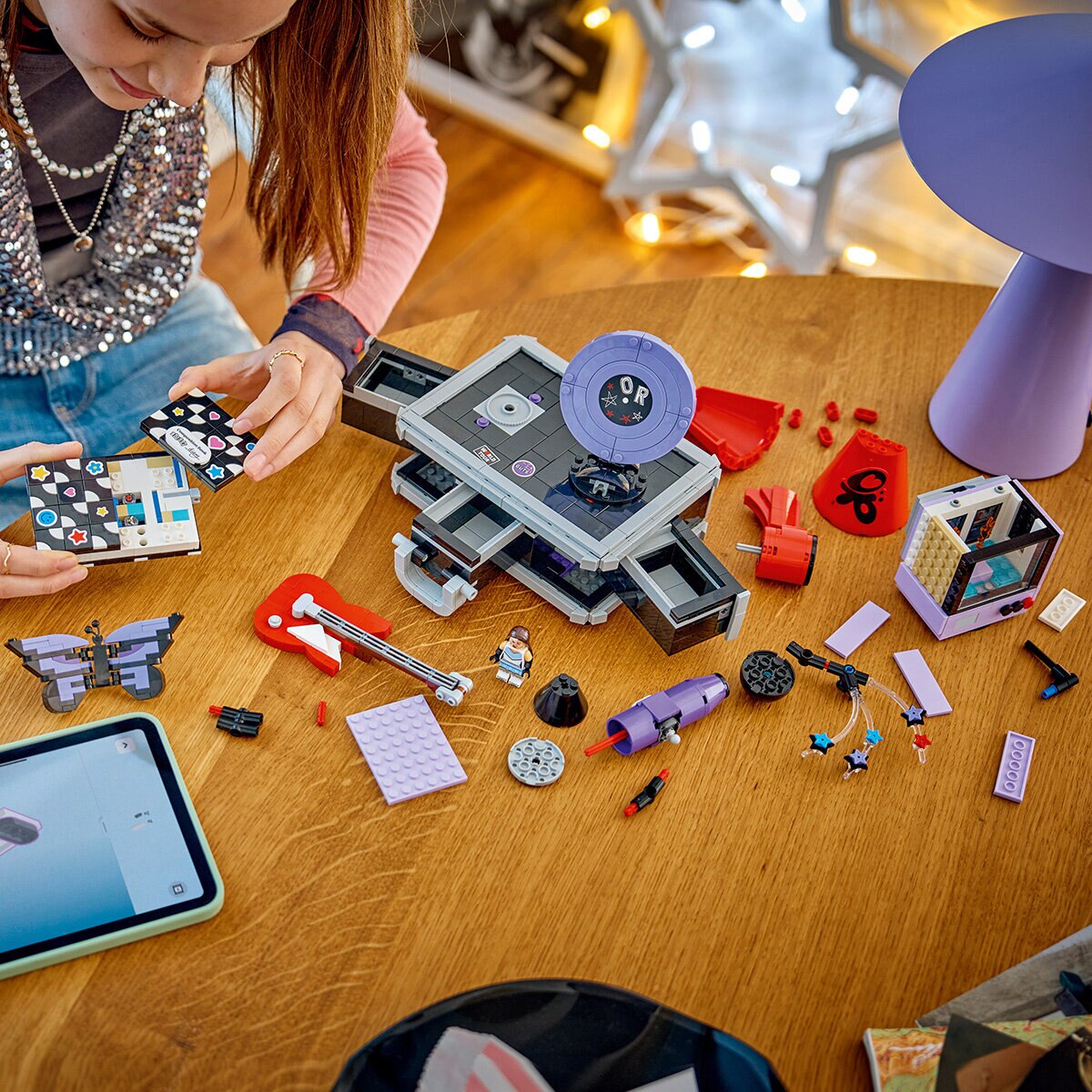 LEGO Editions Music Olivia Rodrigo - Favourite Parts - Model 43030 (10+ Years) LEGO Editions Music Olivia Rodrigo - Favourite Parts - Model 43030 (10+ Years)