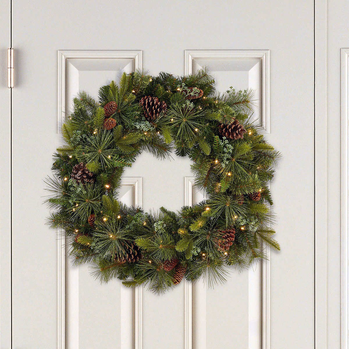 32" Mixed Greenery Wreath