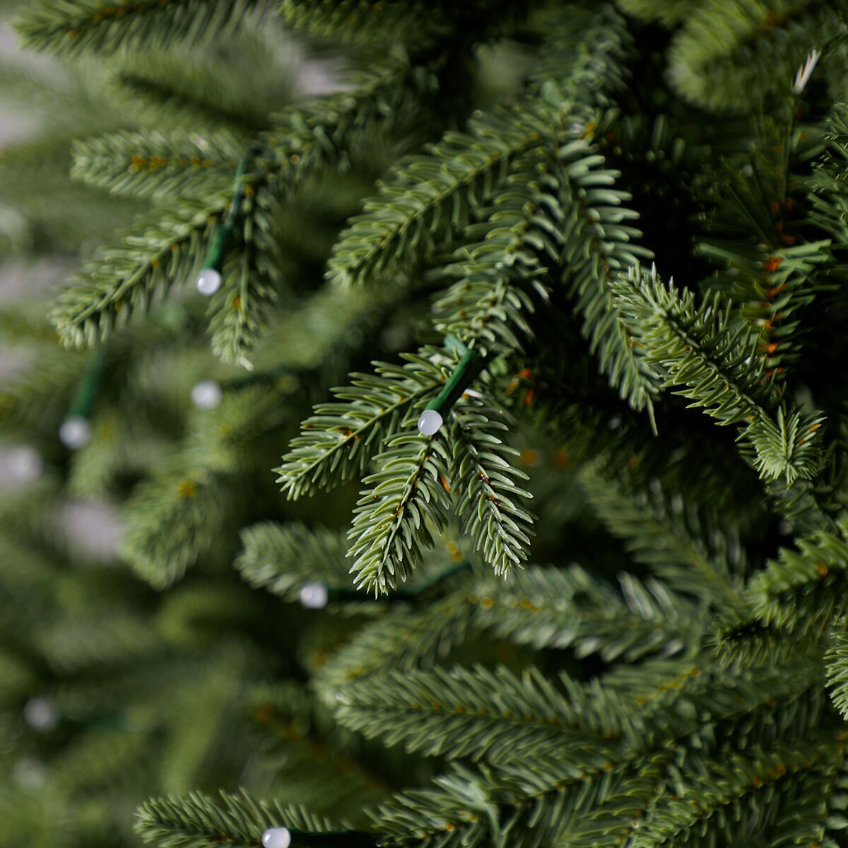7ft 6 Inches (2.2m) Christmas Tree With 600 Twinkly App Controlled RGB LED Lights