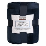 Kirkland Signature Navy Queen Plush Blanket, 248 x 223 cm