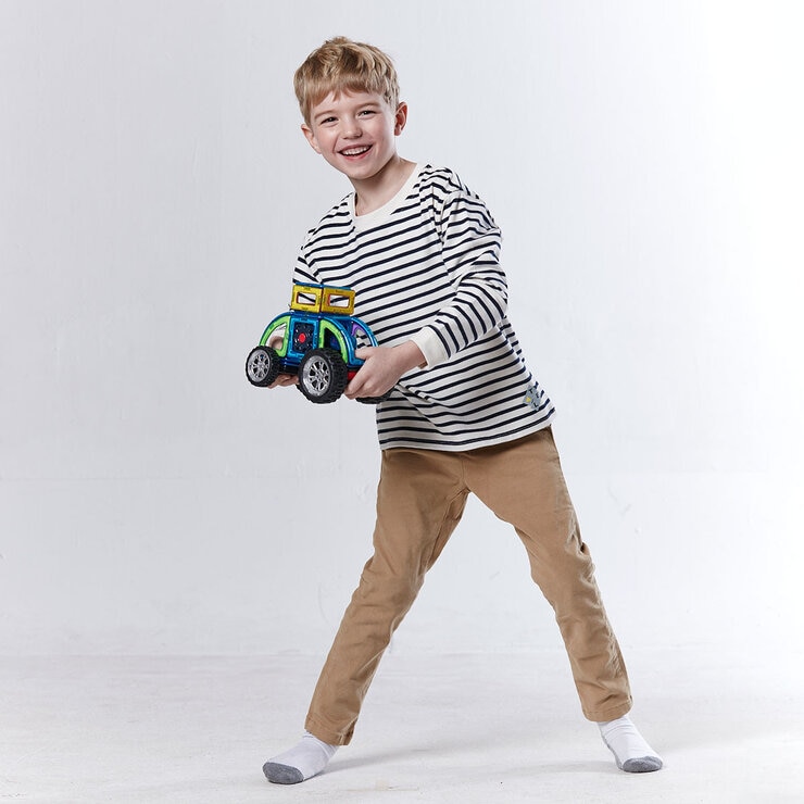 Buy Magformers Walking Robot Car Set Lifestyle2 Image at Costco.co.uk Buy Magformers Walking Robot Car Set Lifestyle2 Image at Costco.co.uk