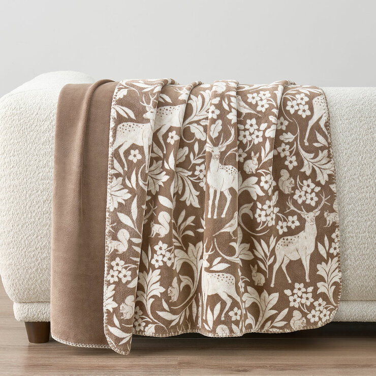 Casual Living Reversible Plush Throw in 6 Designs, 127 x 177 cm