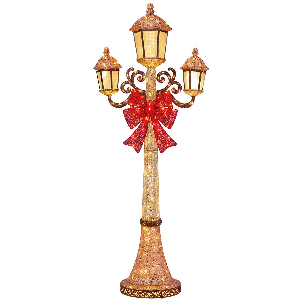 Image of the Lamp Post with the lights on
