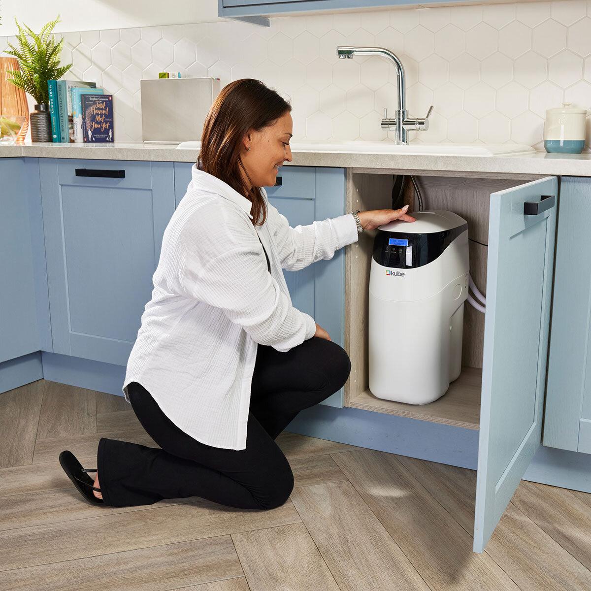 eKUBE electric water softener – For homes with up to 2 bathrooms