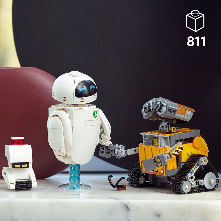 LEGO Disney Pixar Wall-e and Eve - Model 43279 (18+ Years)