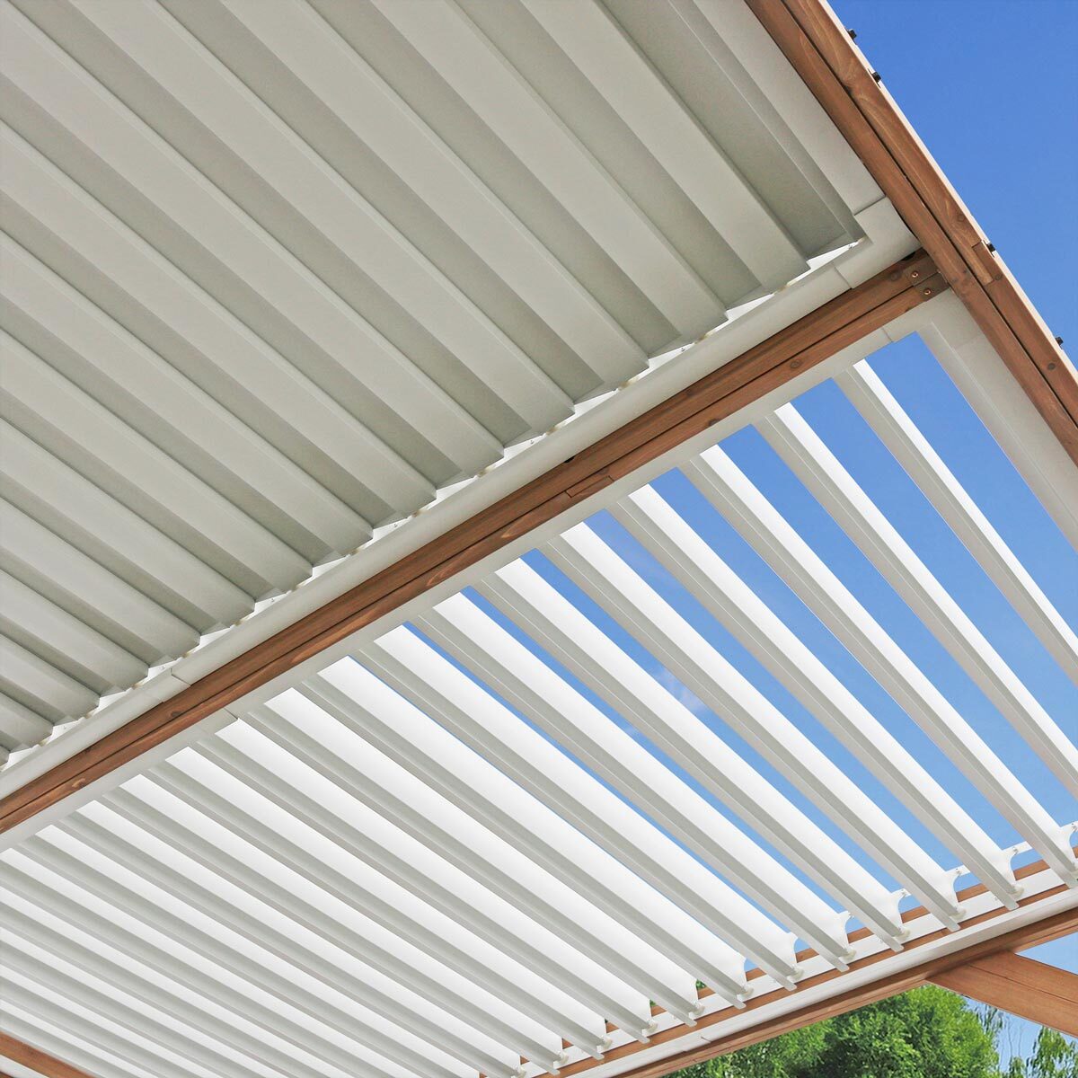 16 x 13 Wood Room with Louvered Roof