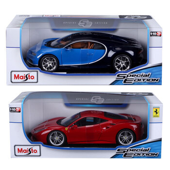 Maisto 1:18 Scale Highly Detailed Die Cast Vehicles: Bugatti Chiron & Ferrari 488 GTB - 2 Pack (3+ Years)