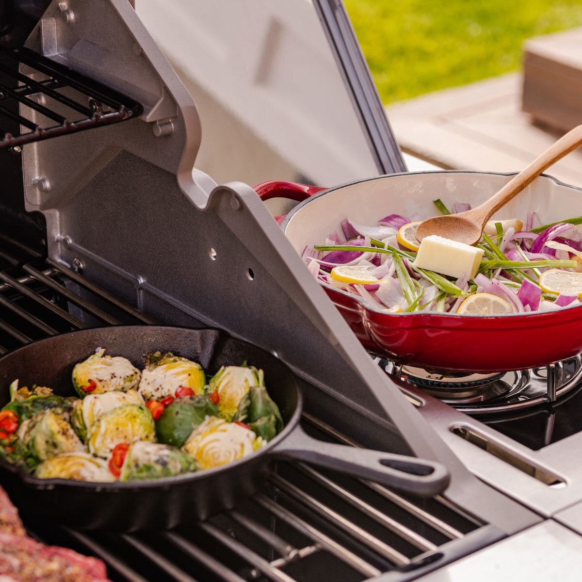 KitchenAid 4 Burner Stainless Steel Gas Barbecue Grill With Side Burner