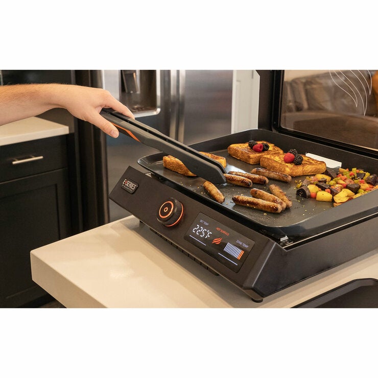 Blackstone E-Series 17" Tabletop Electric Griddle with Hood Blackstone E-Series 17" Tabletop Electric Griddle with Hood