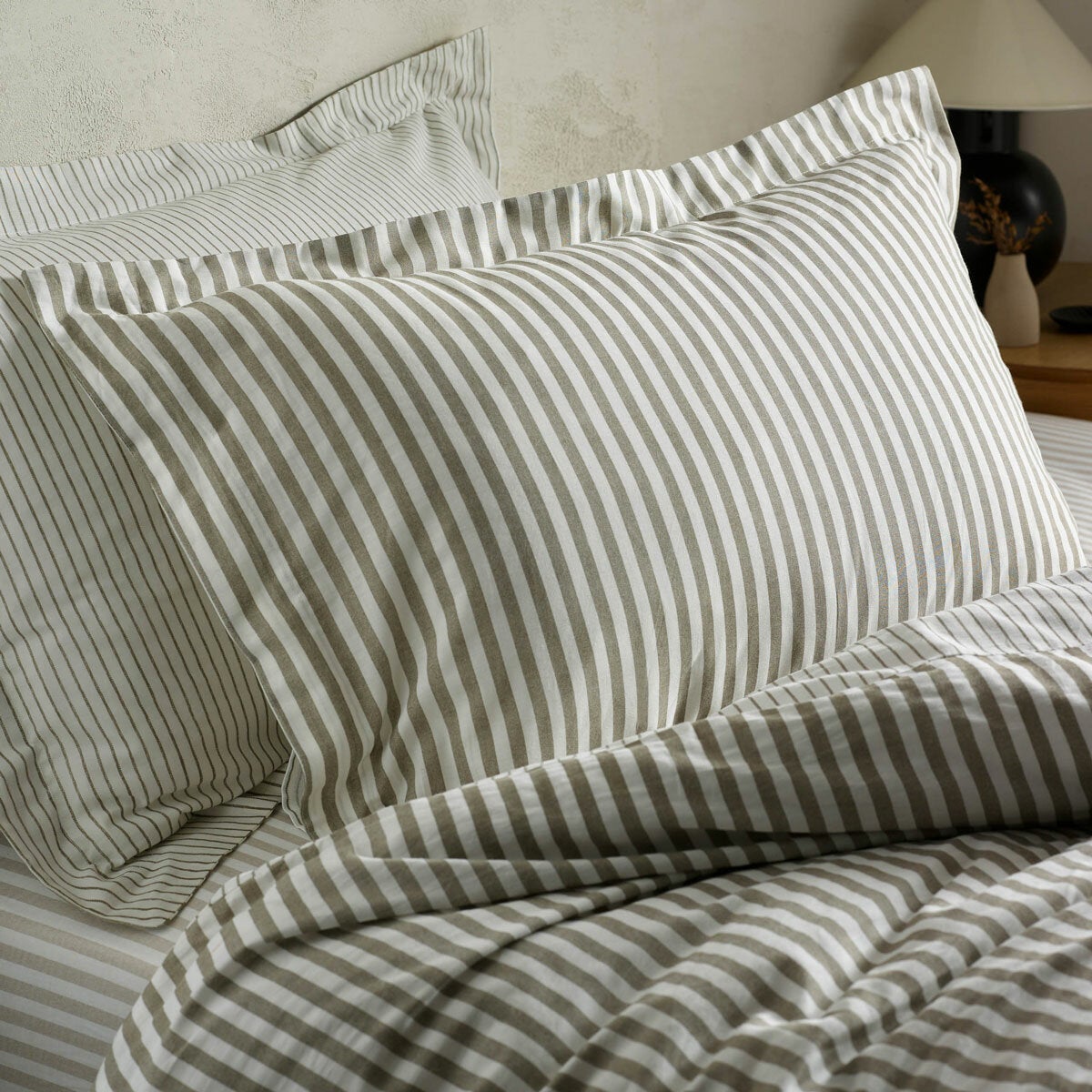 Yard Hebden 100% Cotton Mole Stripe Duvet Cover Set in 4 Sizes Yard Hebden 100% Cotton Mole Stripe Duvet Cover Set in 4 Sizes