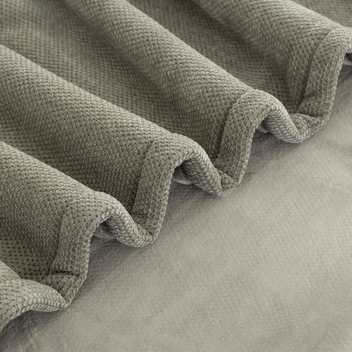 Berkshire Textured Chenille Throw in Green, 152 x 178 cm