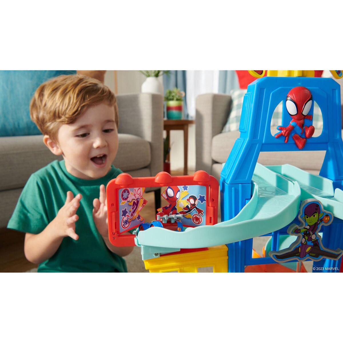 MARVEL Spidey and His Amazing Friends Race Track with Veh