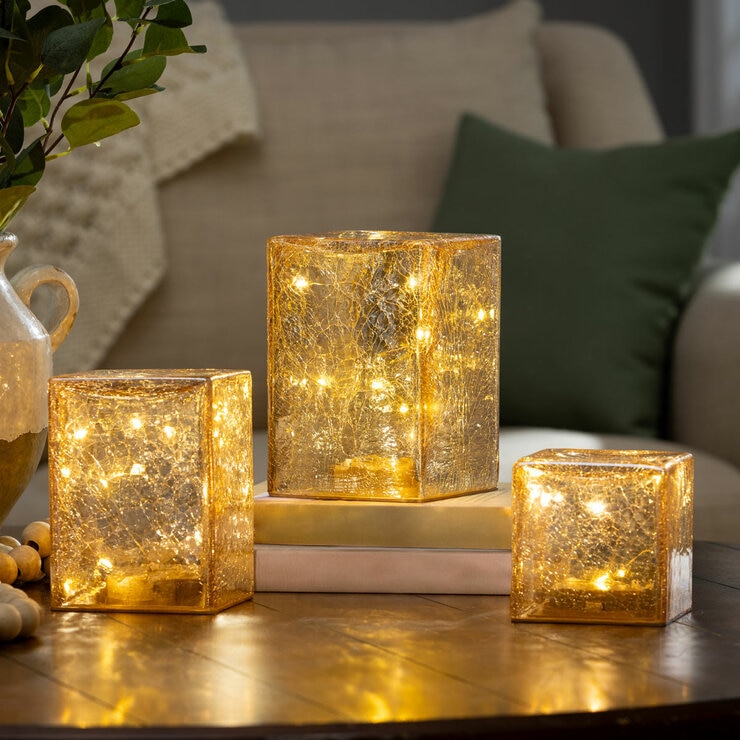 Evergreen LED Light up Sphere or Cube