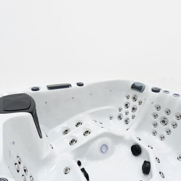 The Wellness Co Relax 4 79-Jet 6 Person Hot Tub - Delivered and Installed