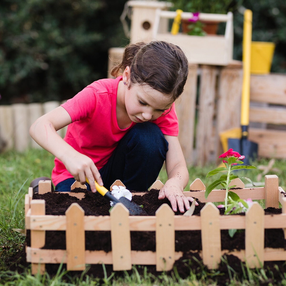 Stanley Jr Wheelbarrow & 7pc Garden Set (3+ Years)