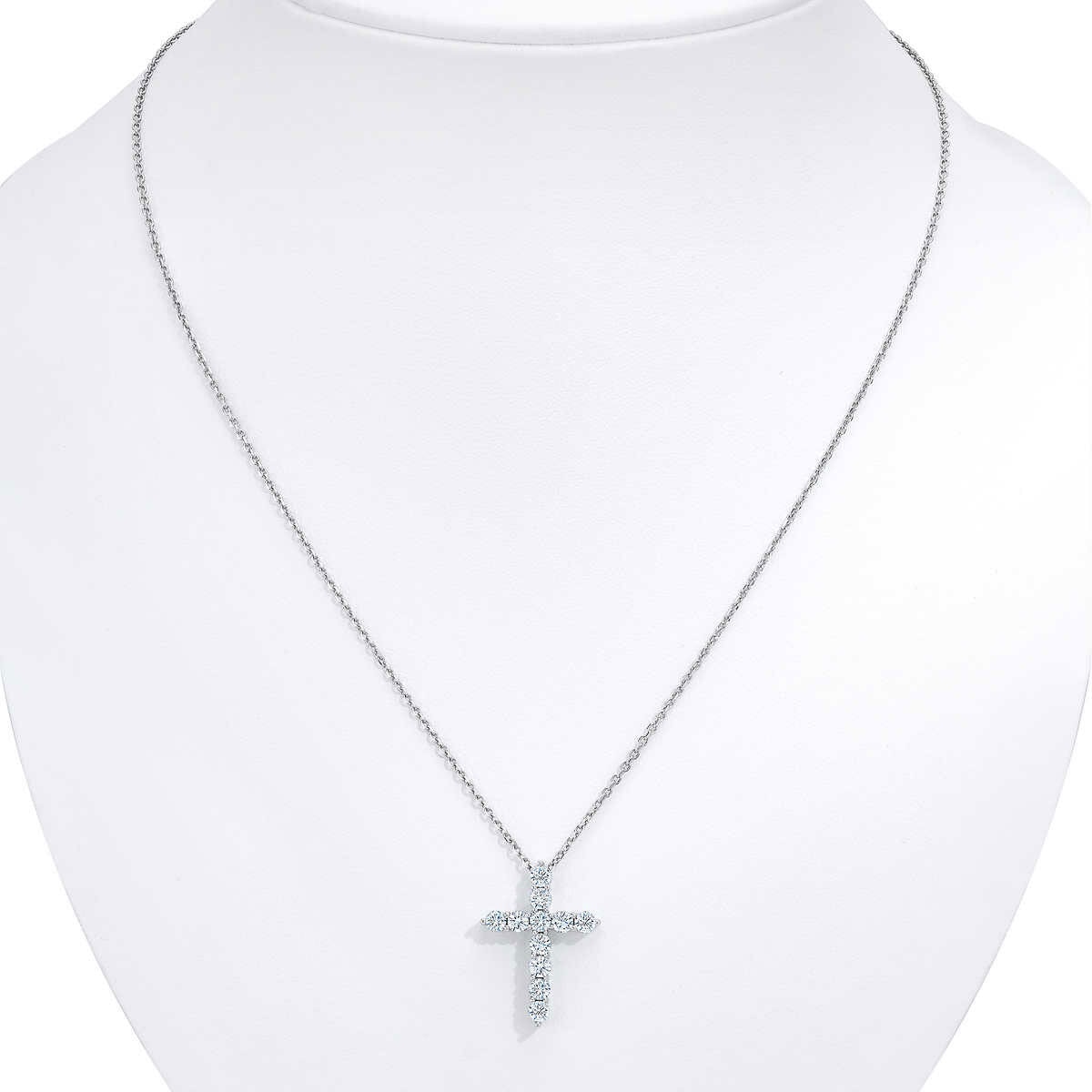 1.00ctw Diamond Cross Pendant on Bust